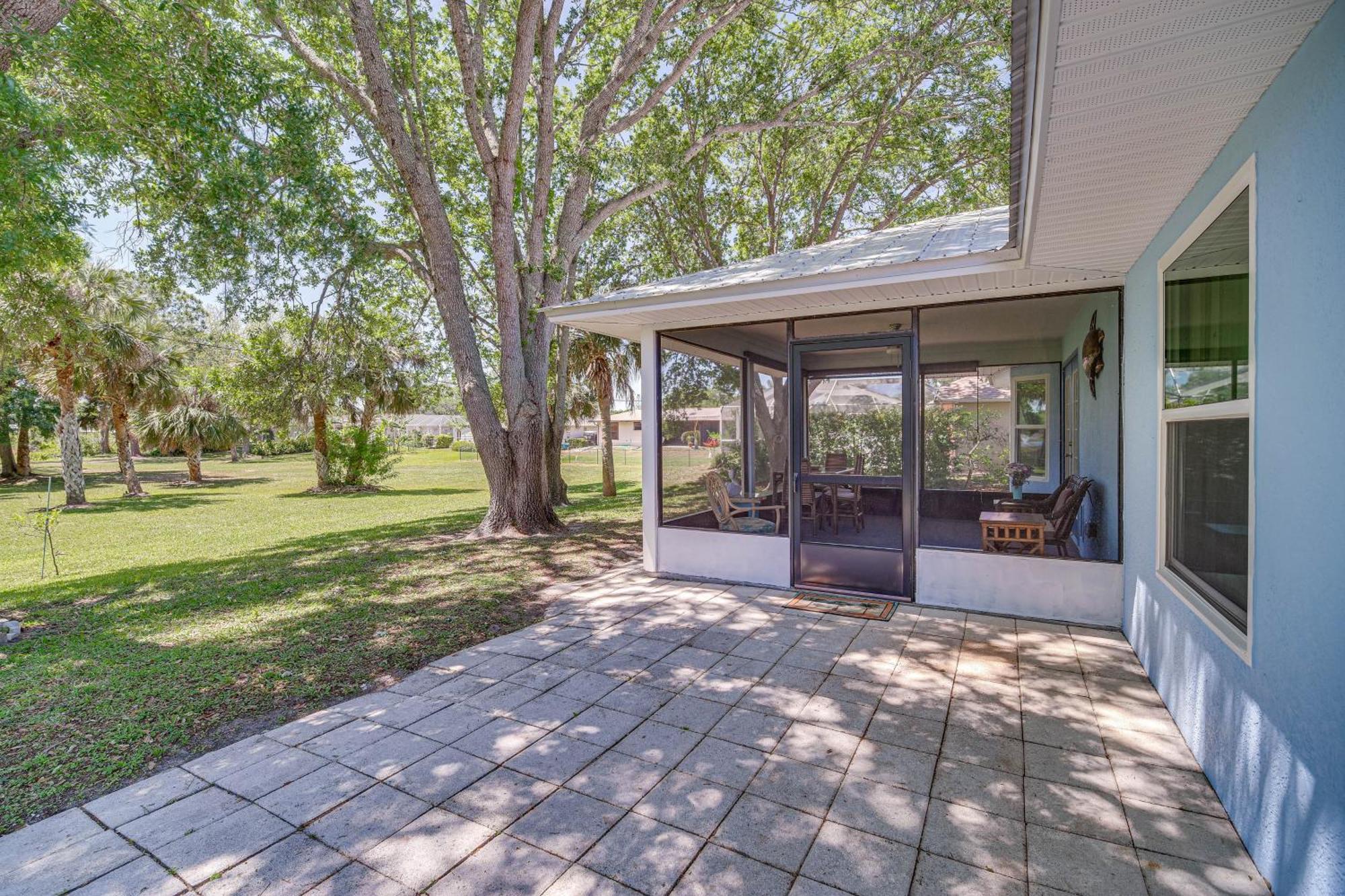 Pet-Friendly Sebastian Home With Porch And Lake View! Exterior photo